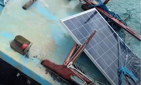 Pescadores passam mais de 20 horas à deriva em Prado e são resgatados por grupo de amigos