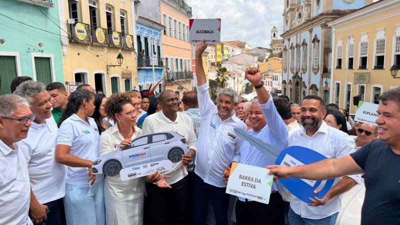 Prefeito Zico de Baiato participa, em Salvador, de entrega de veículos do MobSUAS para fortalecer a Assistência Social de Alcobaça