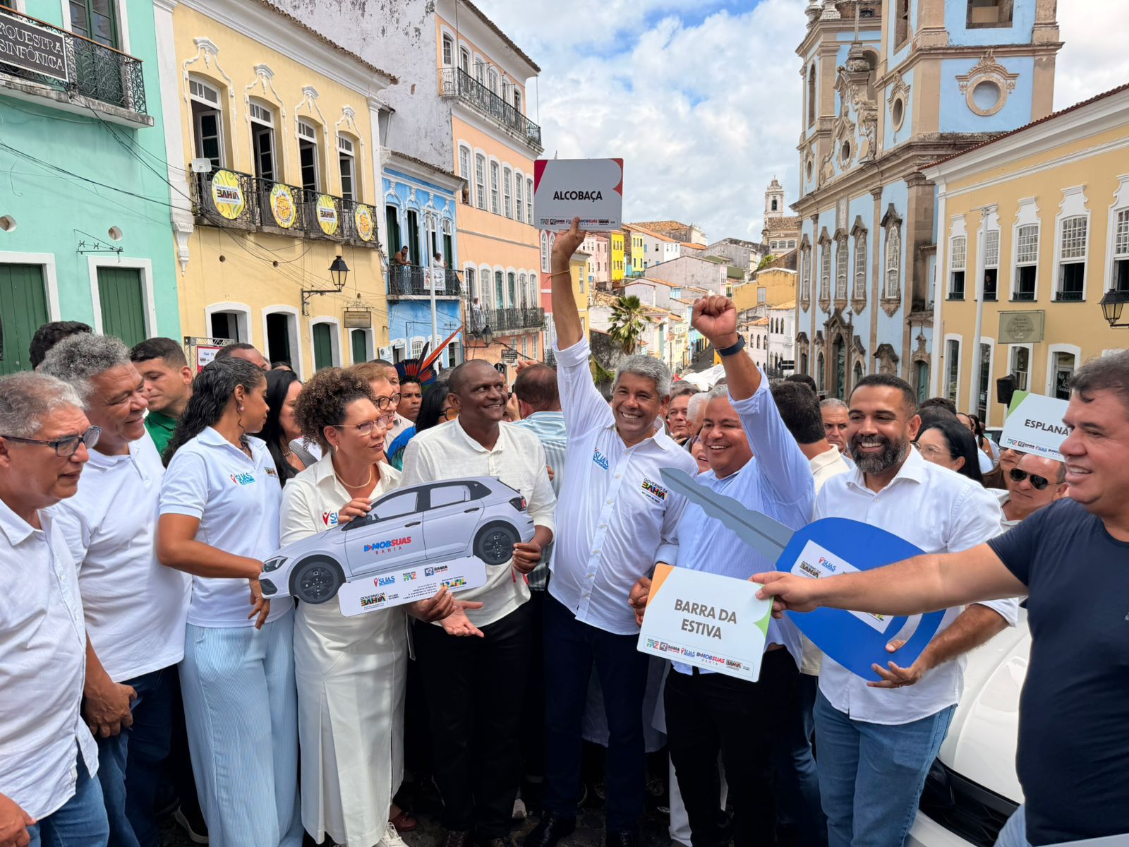 Prefeito Zico de Baiato participa, em Salvador, de entrega de veículos do MobSUAS para fortalecer a Assistência Social de Alcobaça