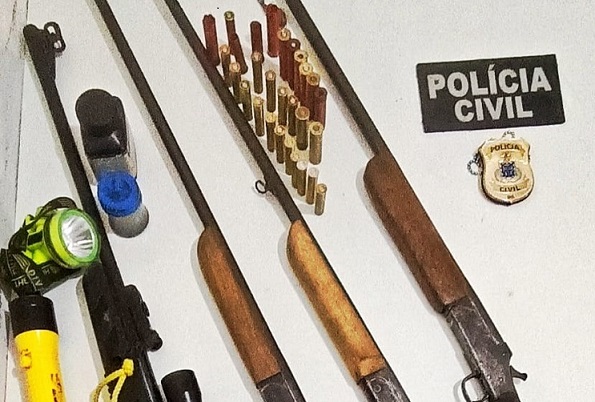 Polícia apreende arsenal após denúncia de ameaças em Alcobaça