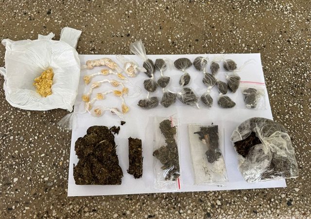 Polícia Militar apreende drogas em terreno baldio em Teixeira de Freitas