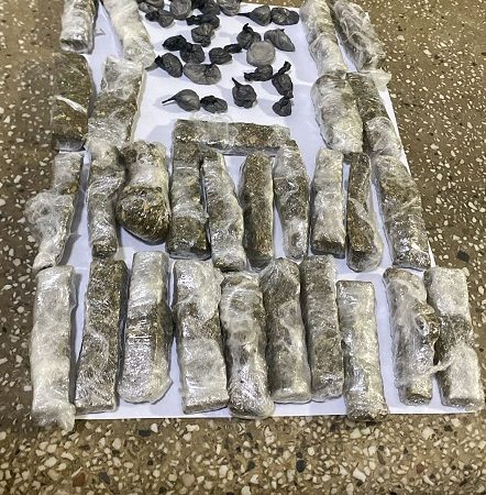 Polícia Militar apreende maconha e cocaína em Teixeira de Freitas