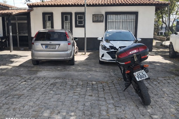 Polícia Militar recupera motocicleta com restrição em Teixeira de Freitas