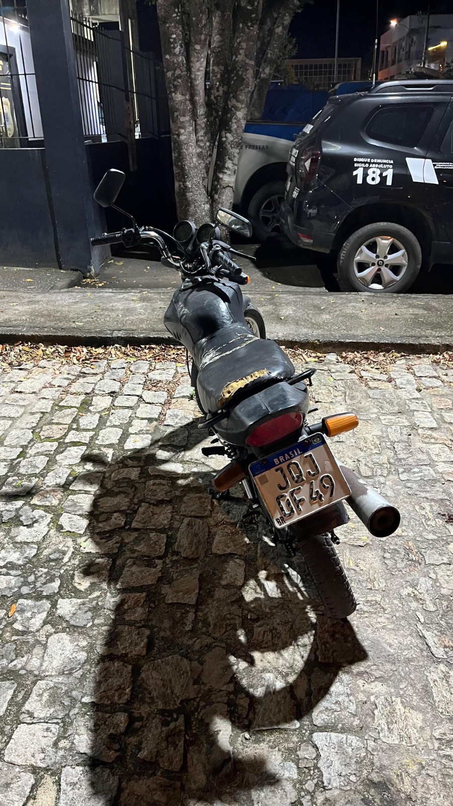Polícia Militar recupera motocicleta com restrição de furto/roubo em Teixeira de Freitas