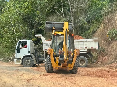 Alcobaça reforça manutenção de estradas vicinais com novos veículos