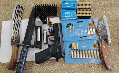 Prisão em Teixeira de Freitas: Suspeito de comércio ilegal de armas é detido