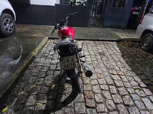Polícia Militar recupera motocicleta com restrição de furto/roubo em Teixeira de Freitas