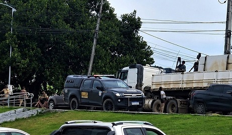 Itabela: PF apreende carga de droga escondida em blocos de granito na BR‑101