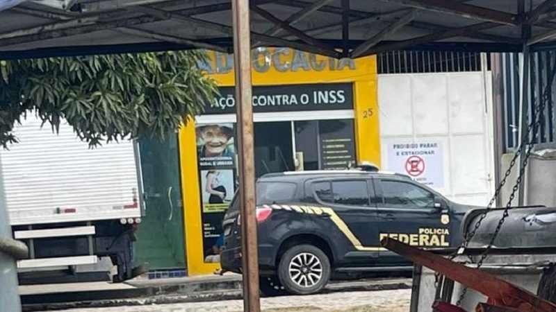 Polícia Federal cumpre mandado de busca e apreensão em escritório de advocacia no Centro de Teixeira de Freitas