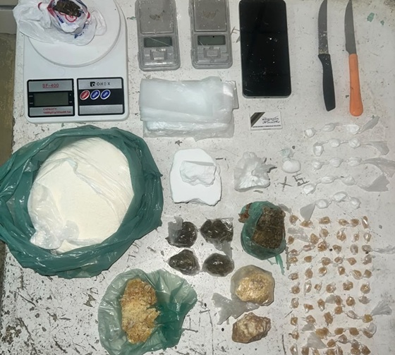 PM prende homem suspeito por tráfico de drogas no bairro Bela Vista, em Teixeira de Freitas