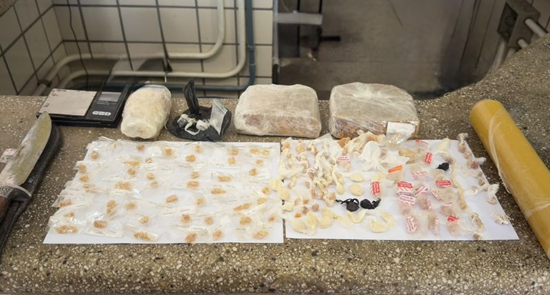PMBA apreende mais de 1,4 kg de crack durante ação policial em Teixeira de Freitas