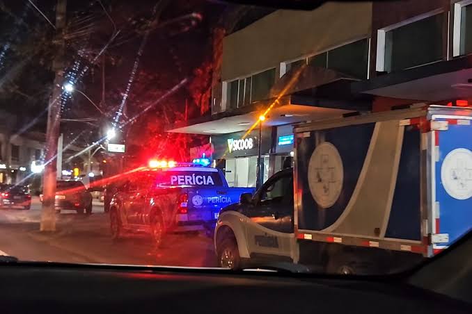 Policial penal de Minas Gerais é encontrado morto dentro de agência bancária em Porto Seguro